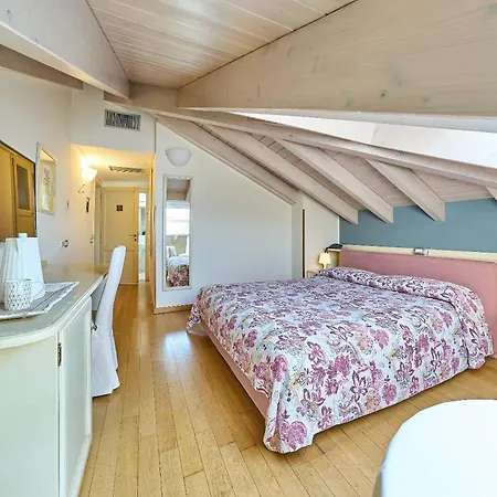 Belvedere Hotel 3*